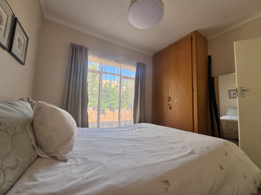 To Let 3 Bedroom Property for Rent in Flamwood North West